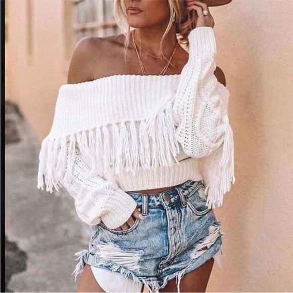 New! Off the shoulder boho fringe sweater - Picture 4 of 10